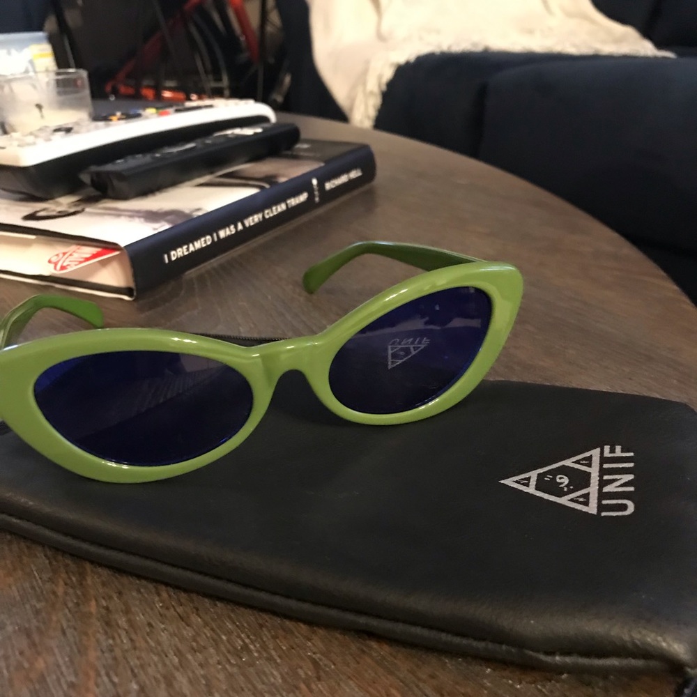 UNIF The Dollies sunglasses GREEN